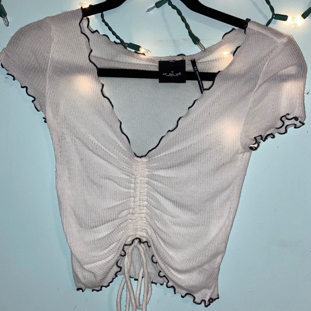 🖤🤍black/white ruffle edge top🖤🤍